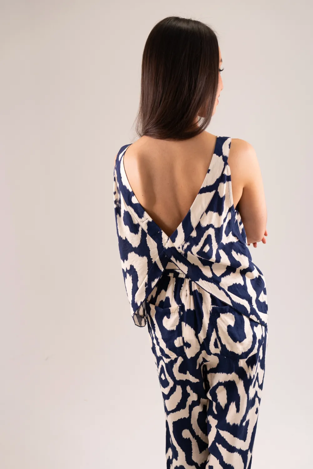 The Walk in Wardrobe Tops>Becca Printed Open Back Top In Navy Mix