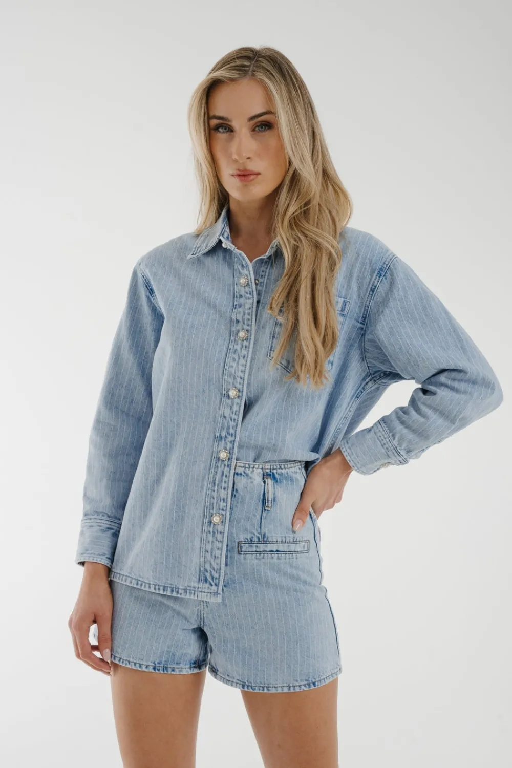 The Walk in Wardrobe Shorts>Cindy Pinstripe Shorts In Light Wash