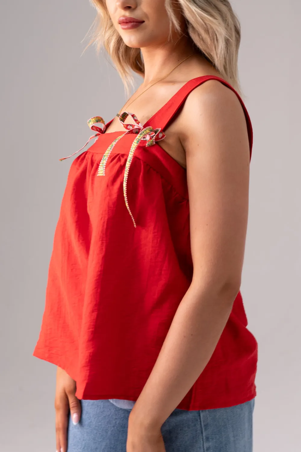 The Walk in Wardrobe Tops>Connie Bow Detail Top In Red