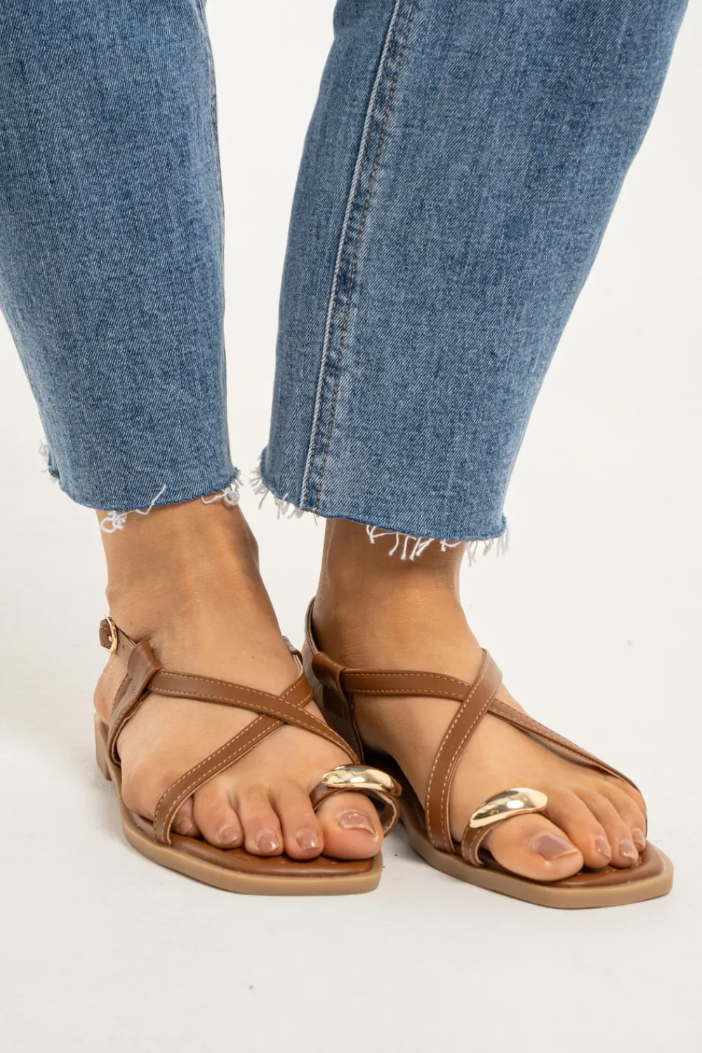 The Walk in Wardrobe Flats>Lauren Metal Toe Post Sandals In Leopard