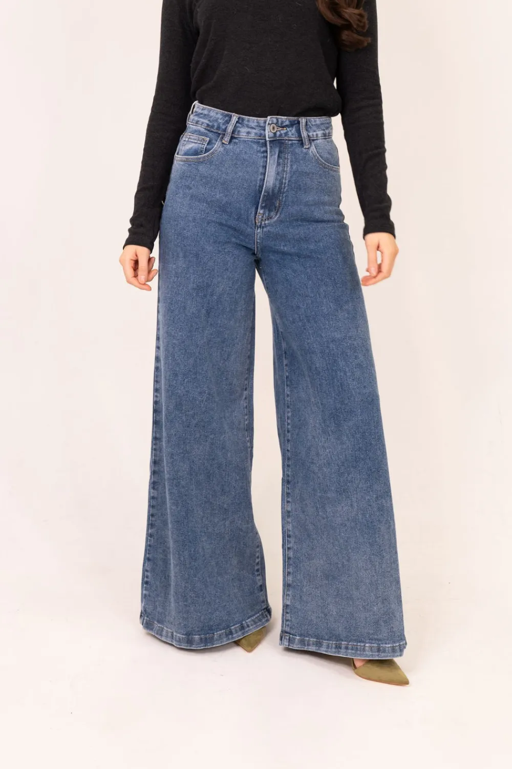 The Walk in Wardrobe Wide Leg Jeans>Lynne Extra Wide Leg Jeans In Mid Wash
