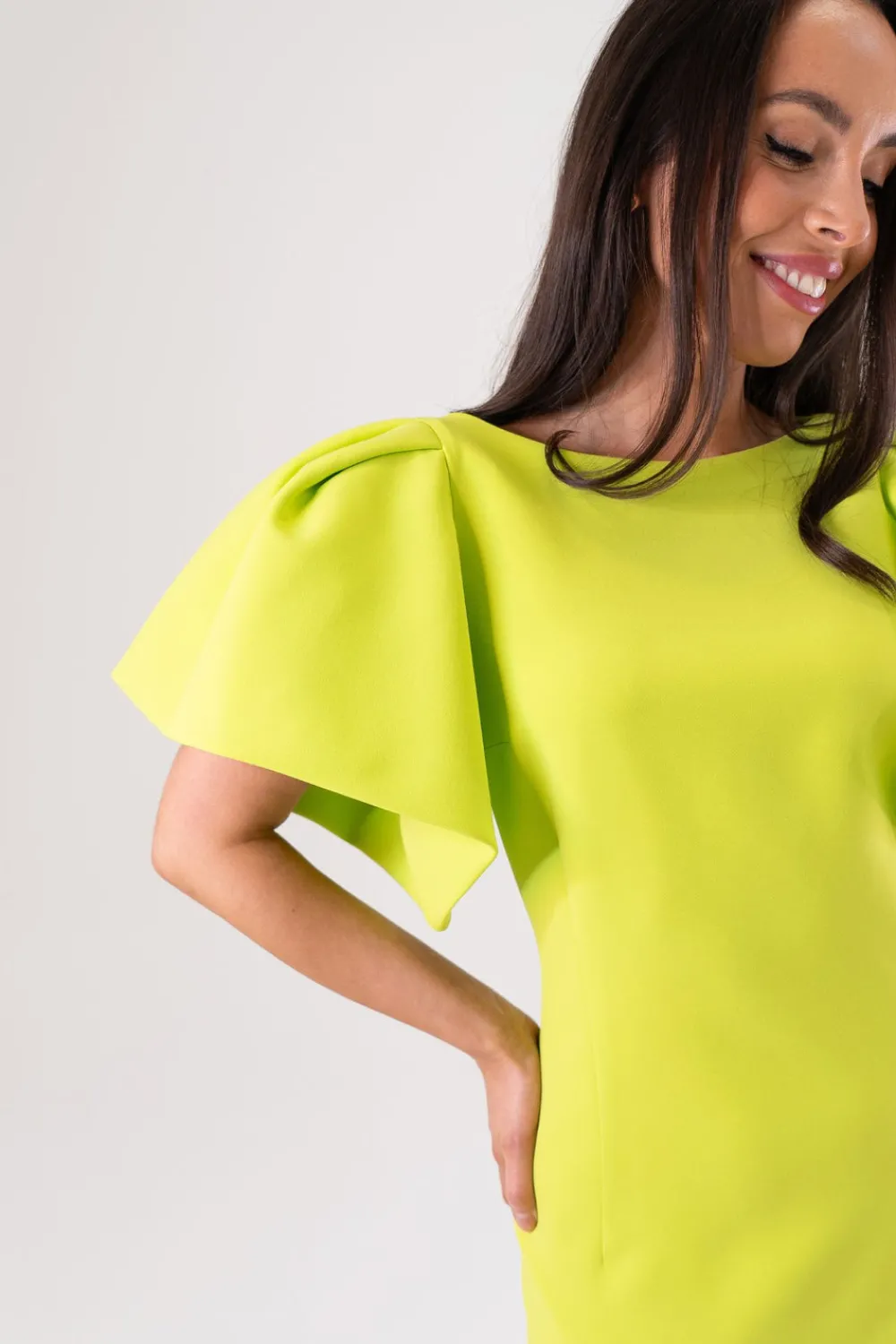 The Walk in Wardrobe Midi Dresses>Marissa Puff Shoulder Dress In Lime