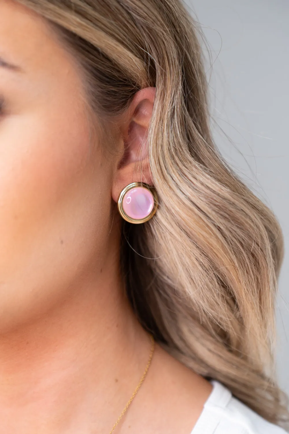The Walk in Wardrobe Jewellery>Olive Round Stone Earrings In Pink