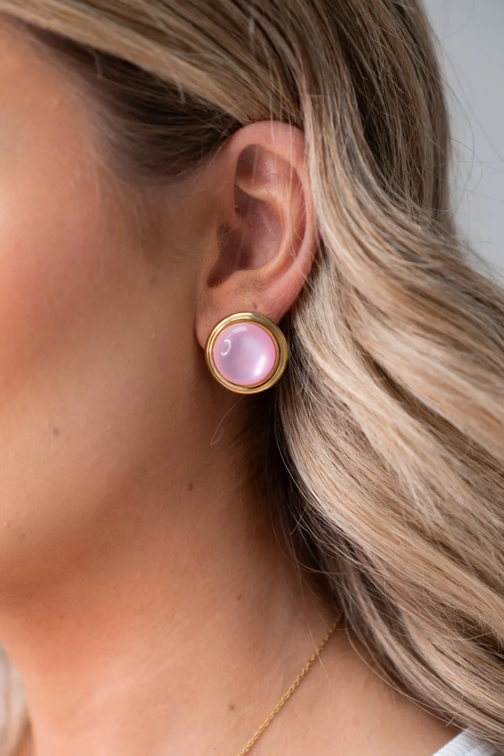 The Walk in Wardrobe Jewellery>Olive Round Stone Earrings In Pink